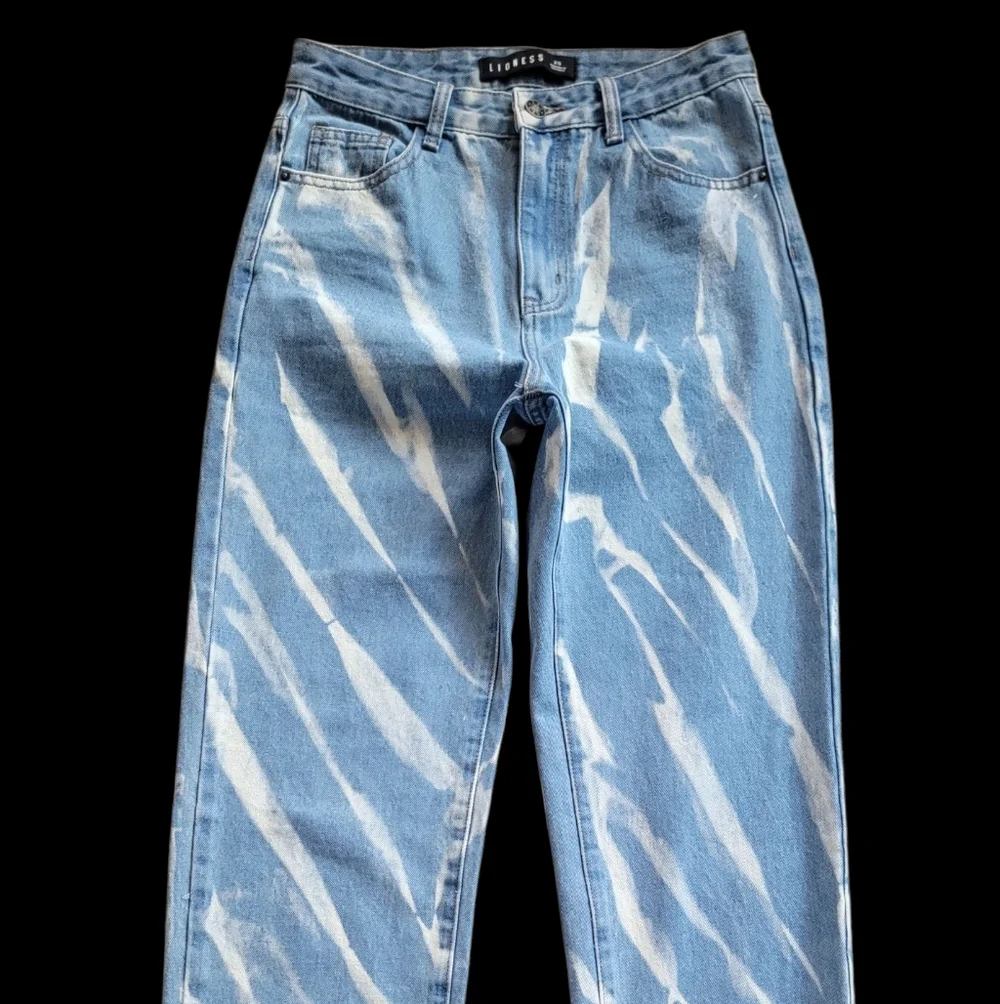 Lioness Tie-Dye Split Hem High Rise Straight Leg Jeans Size 2 Tall 100% Cotton